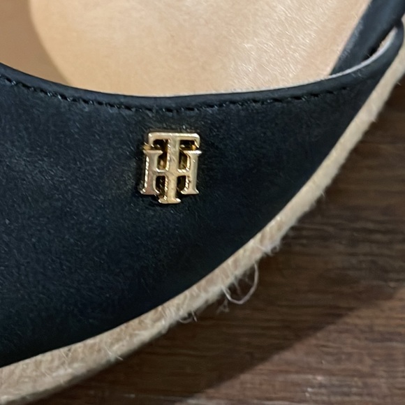Tommy Hilfiger Black Eapadrilles, 9.5M - Picture 3 of 9